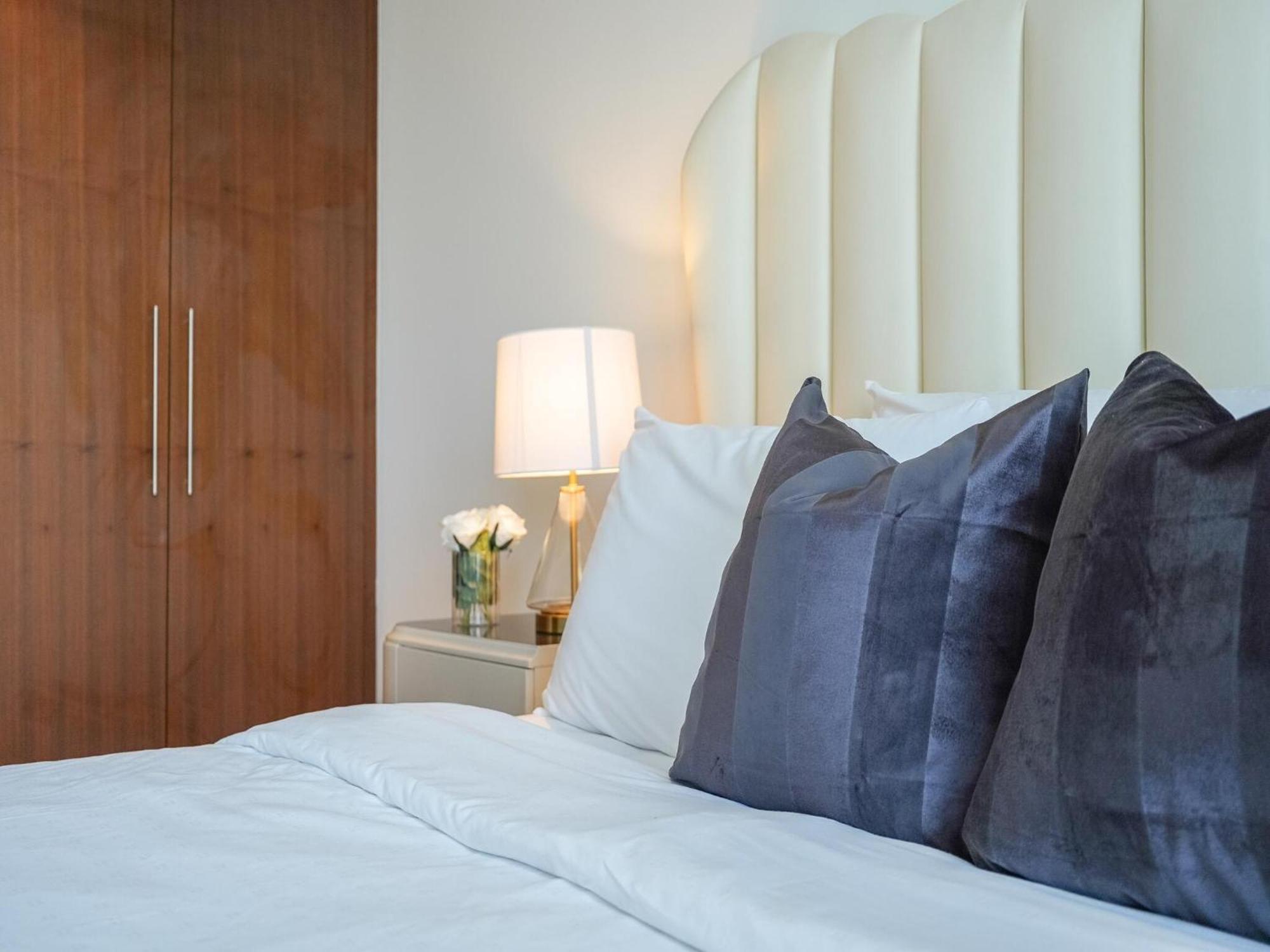Luxurious Stylish Apartments Across Dubai Mall Burj Khalifa City Views المظهر الخارجي الصورة