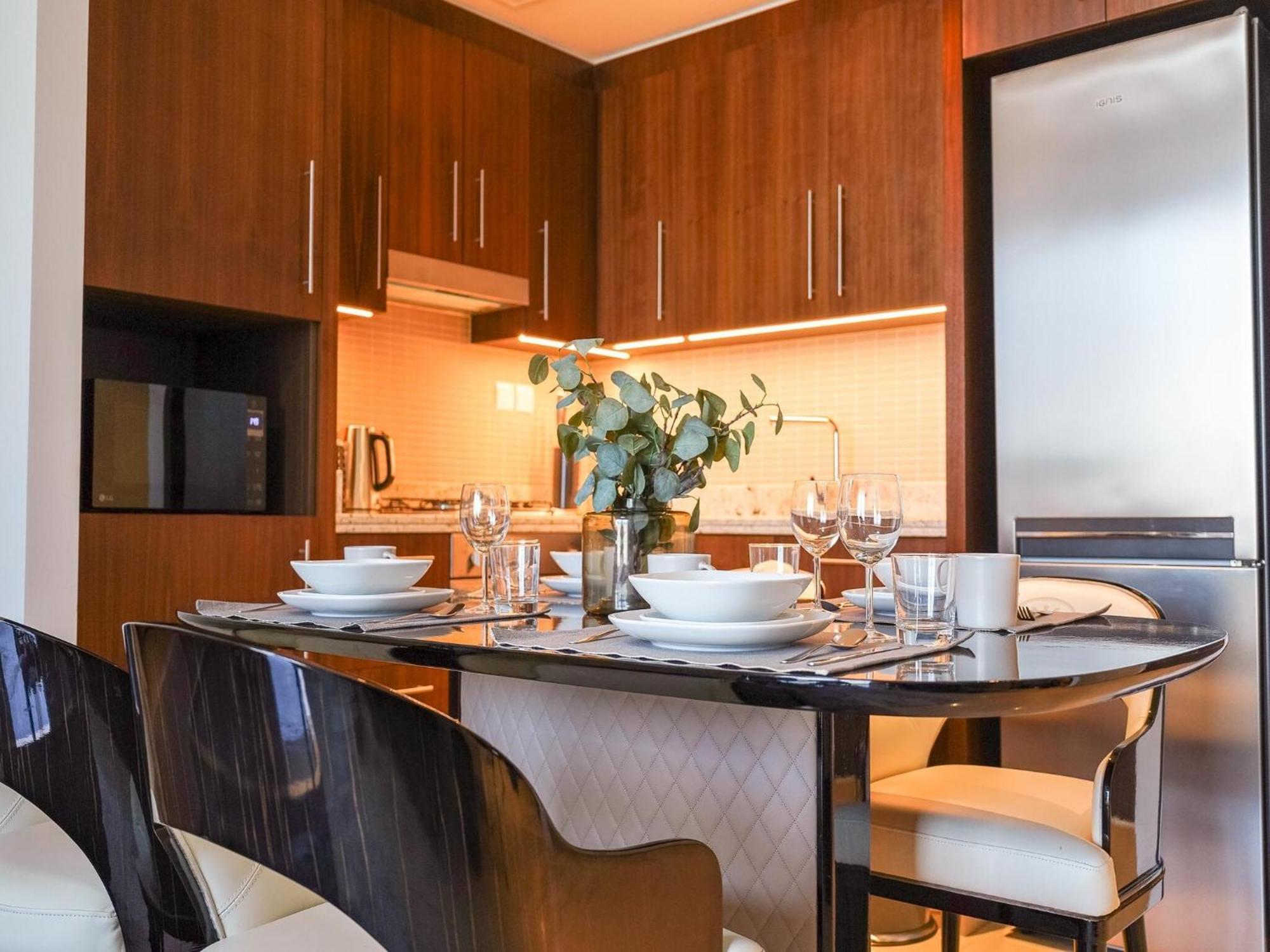 Luxurious Stylish Apartments Across Dubai Mall Burj Khalifa City Views المظهر الخارجي الصورة