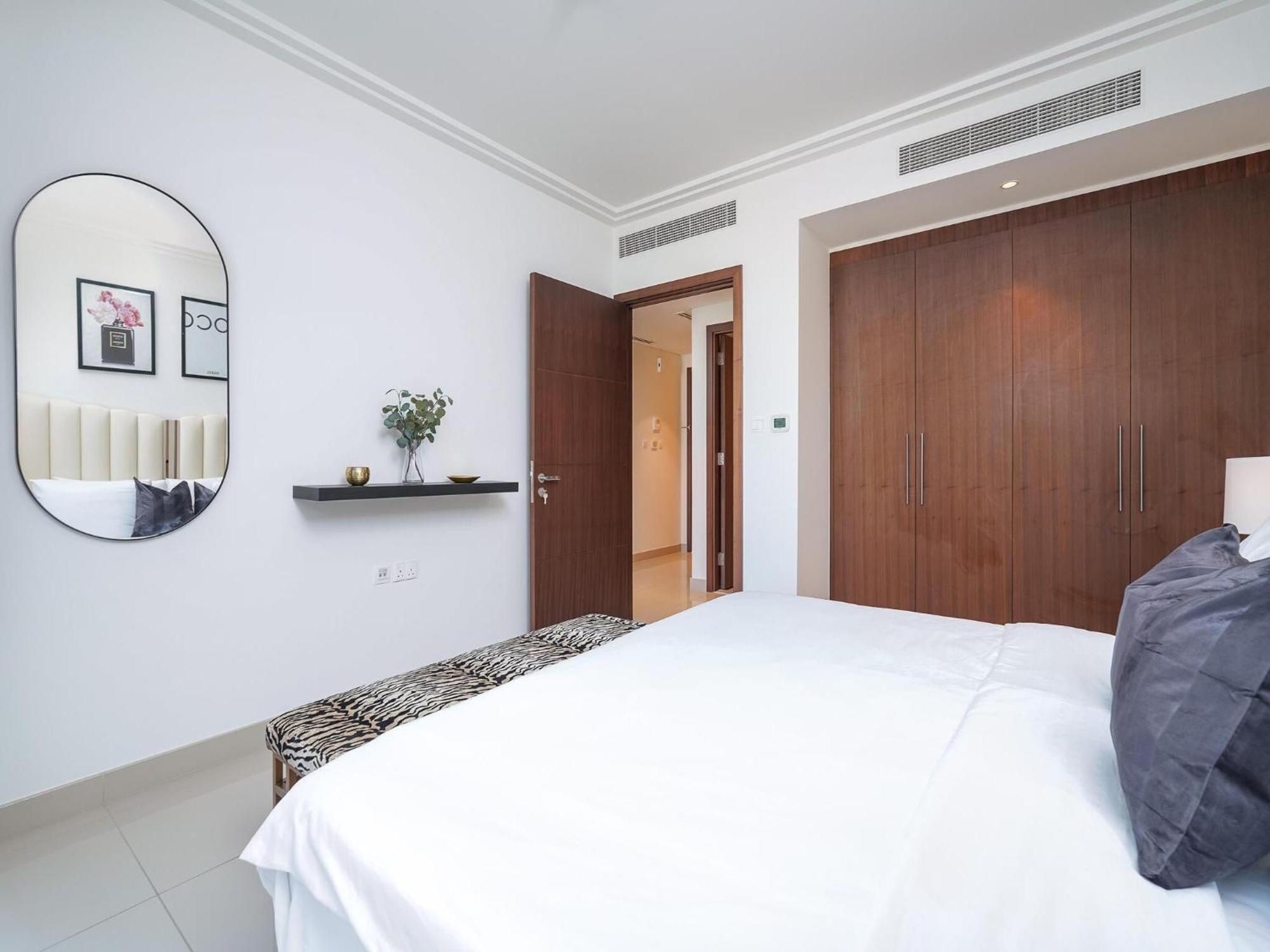 Luxurious Stylish Apartments Across Dubai Mall Burj Khalifa City Views المظهر الخارجي الصورة